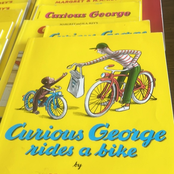 Curious George Book Collection - Picture 6 of 7